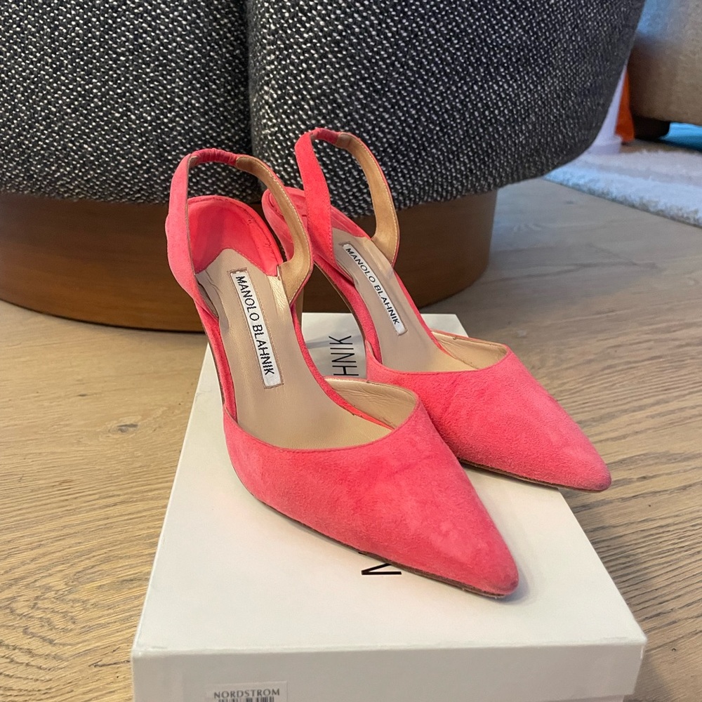 Manolo Blakhnik pink suade slingbacks 36